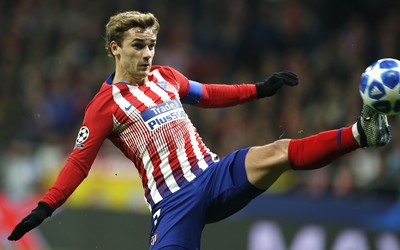 AK体育动态-凯恩训练中加练头球